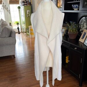 Chic White Women's Vest